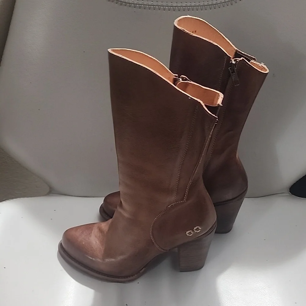 Boots - Picture 3 of 12